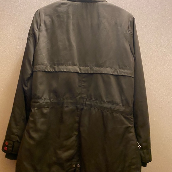 Royalty- Green Jacket Small - Picture 2 of 3